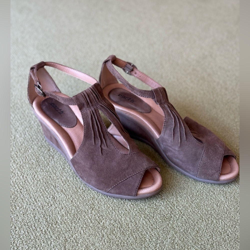 Earth Caper dark khaki suede wedge peep toe sandal.